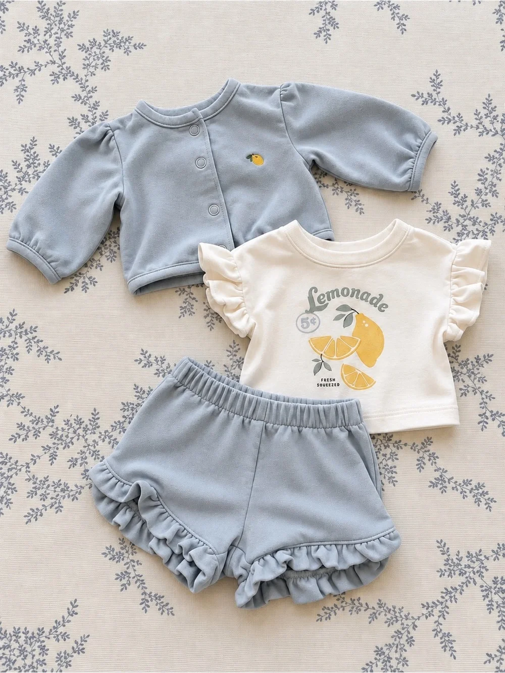 Carter’s 3-Piece Baby Girl Lemonade Outfit Set – Newborn